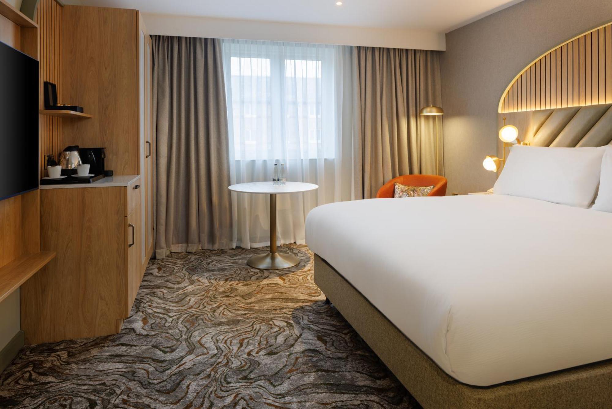 Doubletree By Hilton Bristol North Hotel Exterior photo